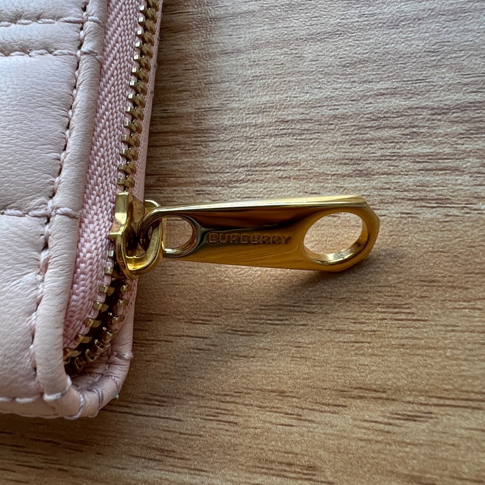 Burberry Cream Quilted Wallet with Gold Monogram - Picture 3 of 6